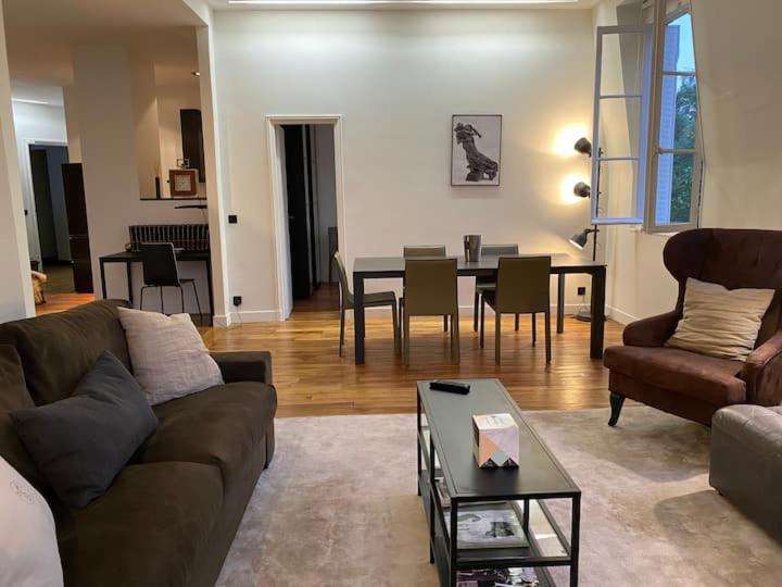 Appartement 3 Chambres Paris 7E Exterior photo